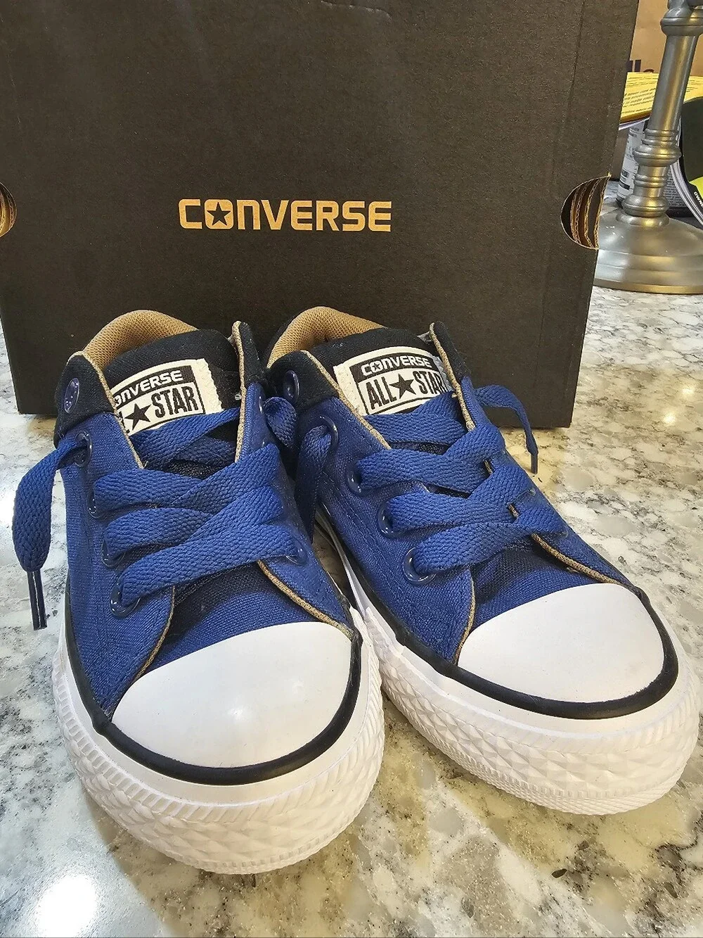Junior Mid Top Converse, Size 11